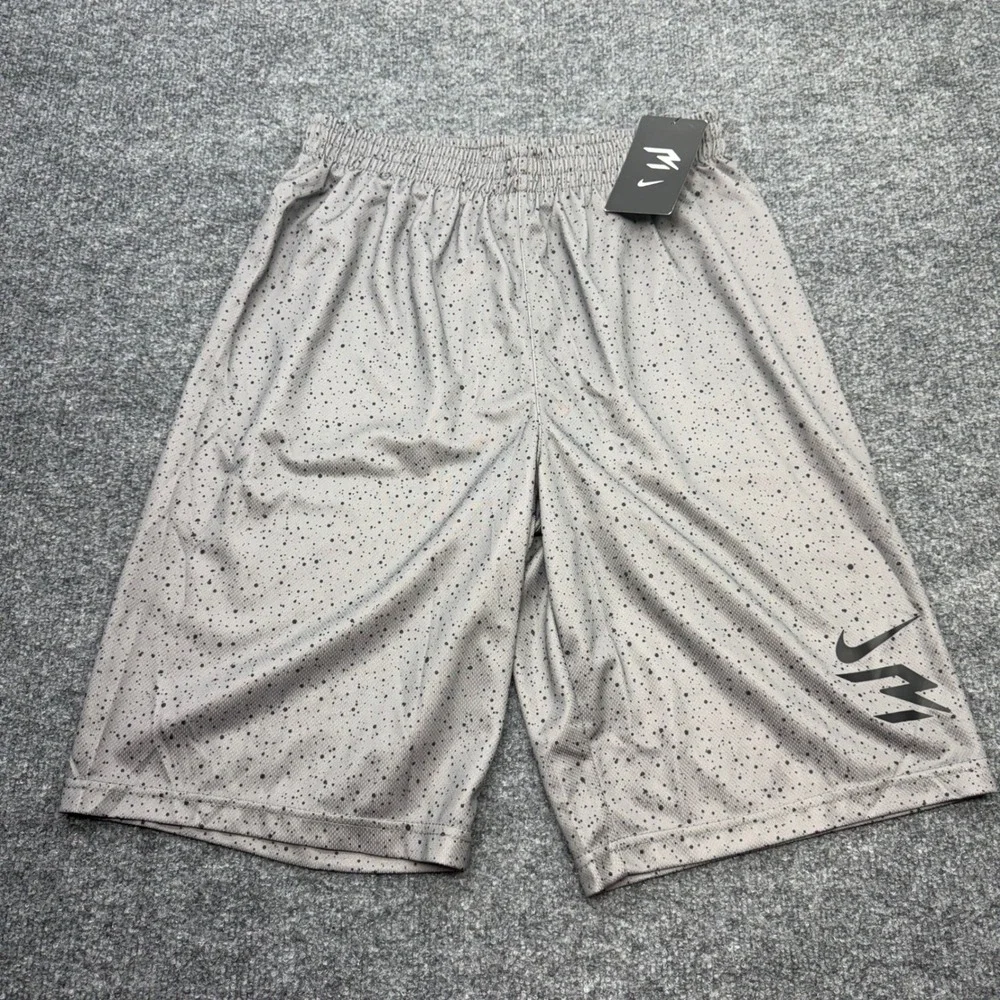 Nike Boys Russell Wilson 3 Dri-FIT Splatter Mesh Athletic Shorts Grey XL 13-15Y